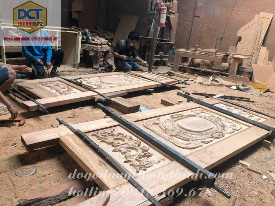 Bộ cửa cổ điển gỗ gõ đỏ cao cấp CC58GD